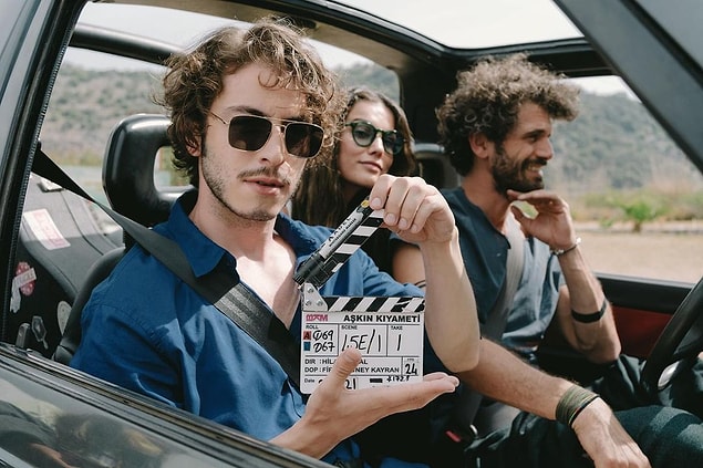 14. Netflix, Pınar Deniz ve Boran Kuzum’lu Aşkın Kıyameti filminin çekimlerinin tamamlandığını sosyal medya hesabı aracılığıyla duyurdu.