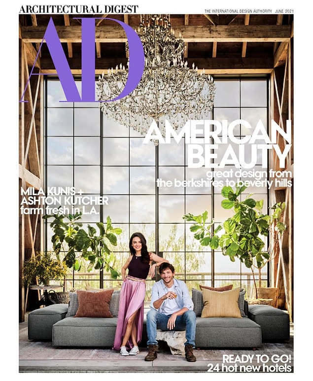Beverly Hills'de altı dönümlük araziyi kaplayan mülk, Architectural Digest'in Haziran sayısının kapağında yer aldı. Bu arazide çiftimizin yaşadığı evin dışında bir misafirhane, bir ahır ve barbekü alanı bulunuyor.