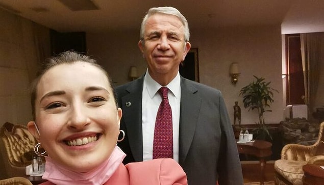 Mansur Yavaş ise Pqueen'in yayınına katılmıştı ve 300 bini aşkın izlenme oranına ulaşmıştı.