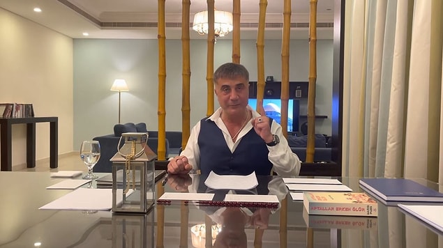 "Para trafiği nasıl oluyor. Kıbrıs, Halil Falyalı. Tüm para trafiği buradan dönüyor."