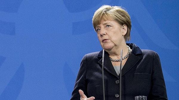 13. Almanya başbakanı 10 yıldır dünyanın en güçlü kadını seçilen Angela Merkel'dir.