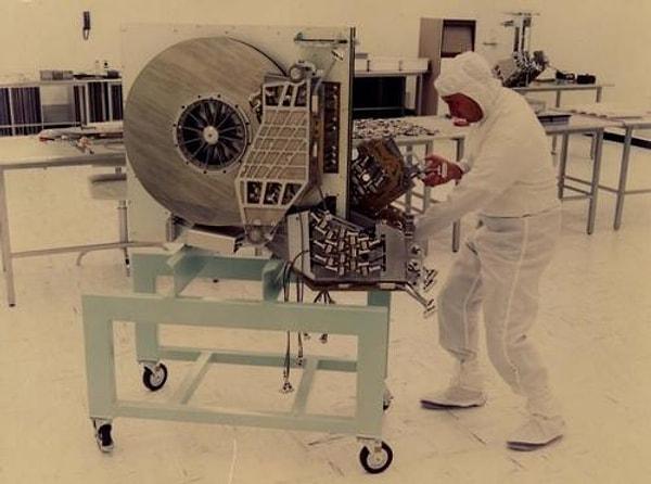 9. 1980'de 1 GB kapasiteli bir sabit disk tam 250 kg'dı.