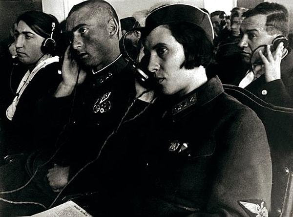 14. Leyla Elesger'in kızı Memmedbeyov (1909- 1989) Azerbaycan'da, Kafkasya'da ve aynı zamanda tüm Güney Avrupa ve Ortadoğu'da ilk kadın pilotdur.