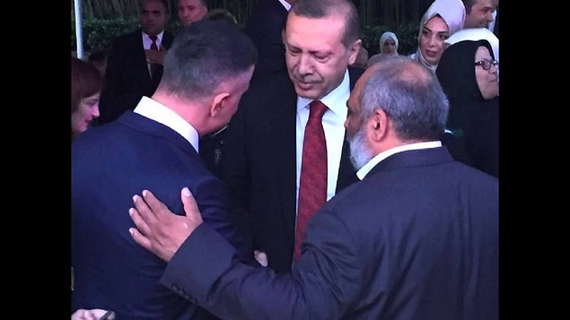 Peker Rize'de miting yaptı, Erdoğan fotoğrafıyla. AKP'den kimse itiraz etmedi, iftara davet etti. AKP'ye yakın kanallardan itibar gördü. Mafya olduğu bilinmiyor muydu?
