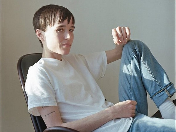 По словам Эллиота, он долгое время страдал от депрессии и панических атак, а даная операция "полностью изменила его жизнь"