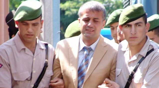 Kıbrıs’ta UZİ verdi