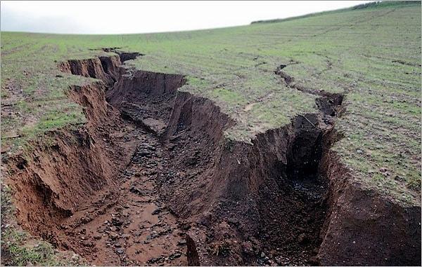 Ülkemizde erozyonun kullanılamaz hale getirdiği toprak miktarı hangisi?