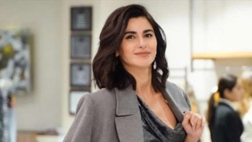 Nesrin Cavadzade Tatil Sezonunu Açtı Fotoğraflarına Beğeni Yağdı! Nesrin Cavadzade Kimdir?