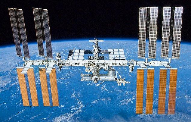 4. Devletlerin iş birliğiyle kurulan Uluslararası Uzay İstasyonu, birçok bilimsel araştırmanın temelinin atılmasını sağladı.