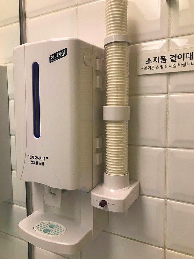 10. "Başkent Seoul'da bulunan bir AVM'de isteyene bedava gargara suyu veren bir makine var."