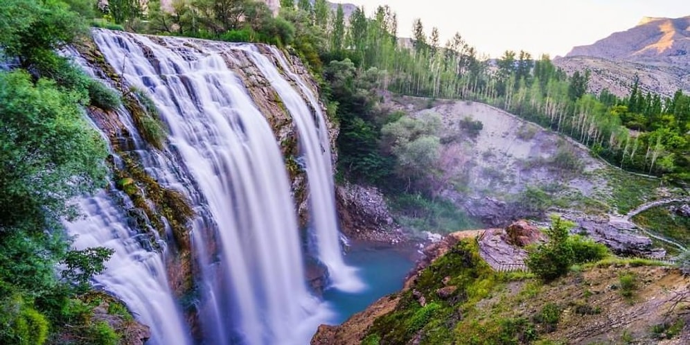 Elf Diyarlarından Fırlamışçasına Güzel: Doğu Anadolu’nun Yıldızı Erzurum’daki Tortum Şelalesi