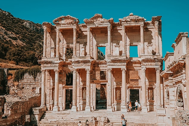 5. Amazon kadınları tarafından kurulduğu rivayet edilen Efes Antik Kenti.