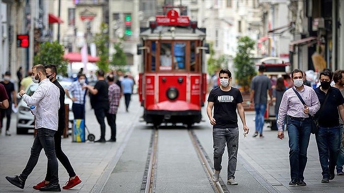 Reuters'a Konuşan Yetkili: 'Kafe ve Restoranların Açılması Planlanıyor, Açık Alanda Maskesiz Hayat Yakın'