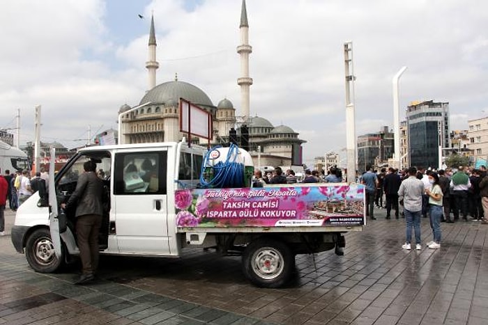 Cami Açılışı Öncesi Taksim'e 25 Ton Gül Suyu Sıkıldı