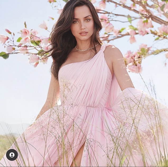 12. Ana de Armas, şöhretin sadece yaptığı işin bir "sonucu" olduğunu söyledi.