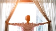 Hem Enerji Tüketimizini Azaltın Hem de Sağlıklı Yaşayın: Evinizde Gün Işığından Daha Çok Yararlanmanın Yolları