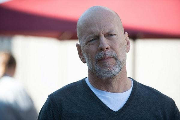 10. Bruce Willis, Olga Kurylenko ve Michael Rooke, Jesse V. Johnson’ın yöneteceği aksiyon-gerilim türündeki White Elephant filminde rol alacak.