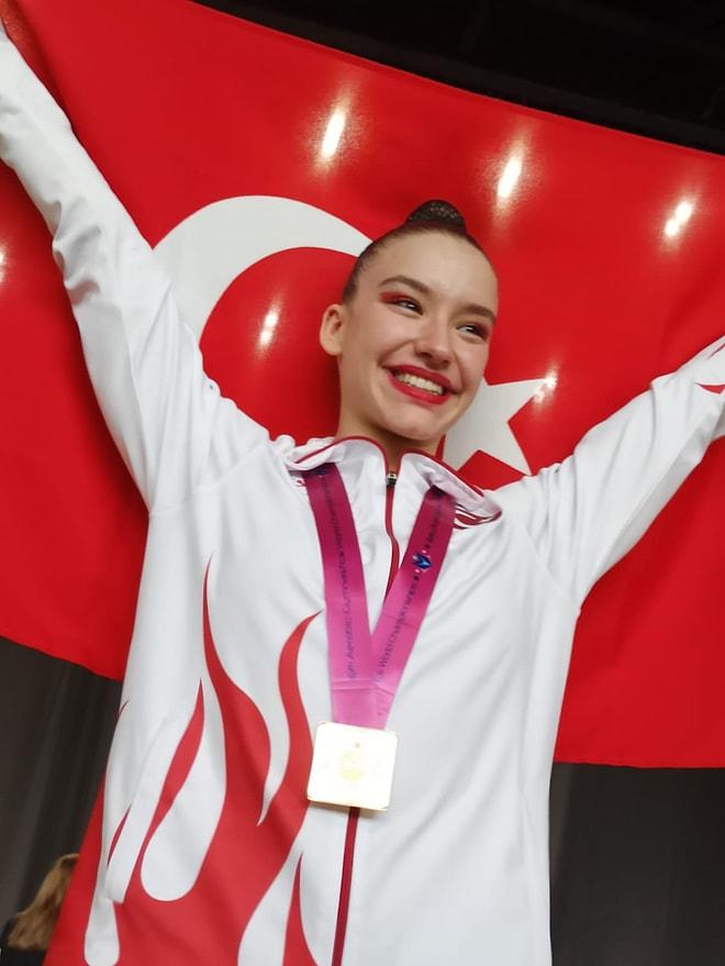 Milli Cimnastikçi Ayşe Begüm Onbaşı, Dünya Şampiyonu Oldu👏