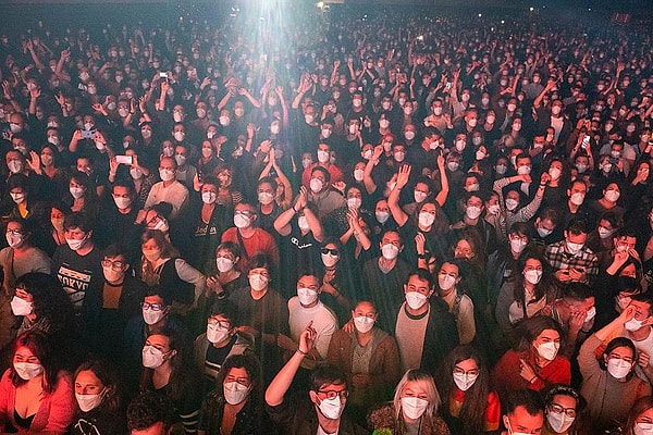 "Aşılarınızı yaptırın, konser yapalım"