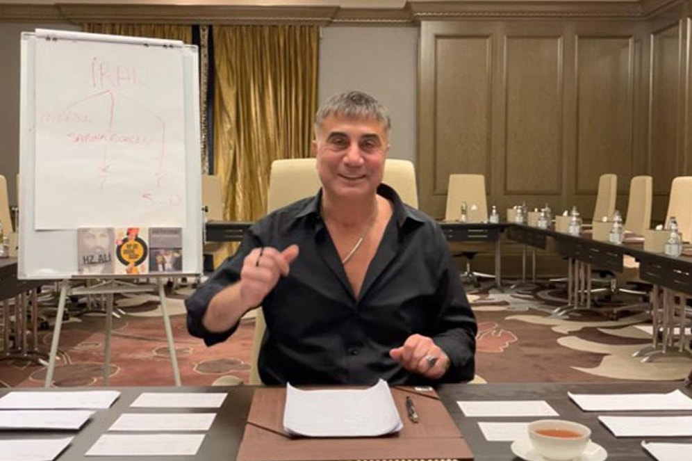 Financial Times'ın Gündemi Sedat Peker: 'AKP'yi Köşeye Sıkıştırmış Gibi Görünüyor'