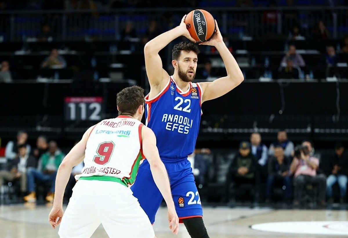 Anadolu Efes Şampiyon Oldu, Micic Üçledi! Vasilije Micic Kimdir?