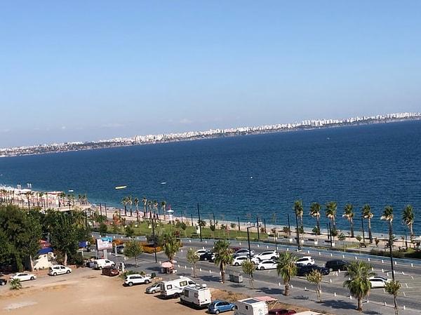 10. Yaz tatili denilince akıllara Antalya ve Konyaaltı plajı gelir.