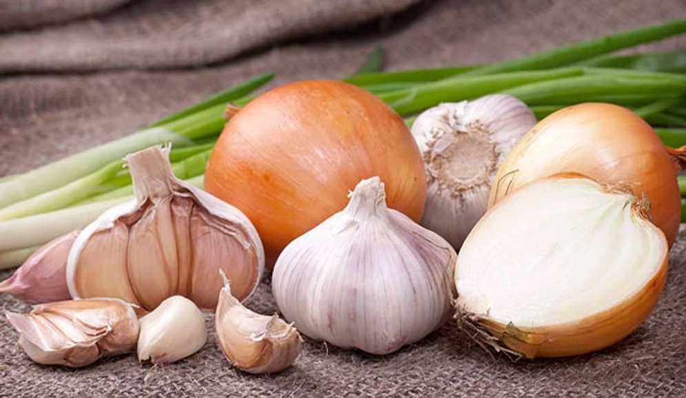 Sağlığınızı Kaybetmek İstemiyorsanız Soğan ve Sarımsakları Bu Yöntemlerle Saklamalısınız