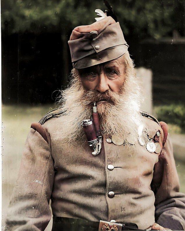 3. 1. Dünya Savaşı'nın en yaşlı Avusturyalı askeri olan 79 yaşındaki Gaspar Wallnöfer. (Eylül 1917)