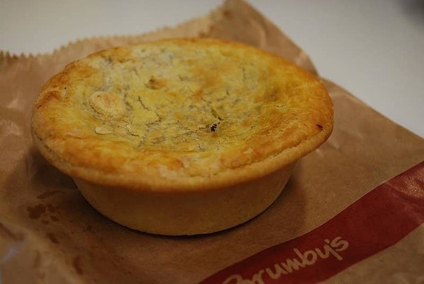 16. «Пироги там повсюду. Я не жалуюсь на это, но просто удивительно видеть их везде.»