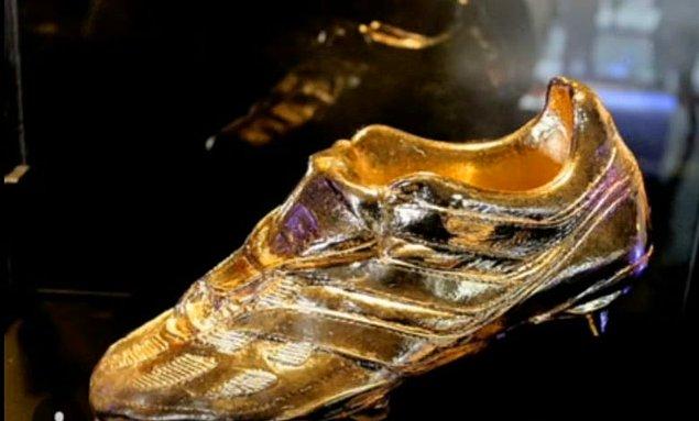 8. Son olarak turnuvada Altın Ayakkabı ödülünü hangi futbolcu almıştır?