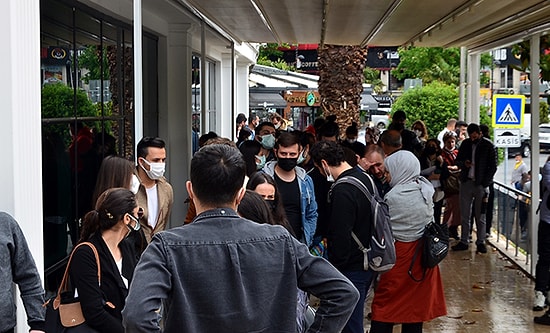 Evlendirme Dairesi Önünde Nikah Tarihi Kuyruğu Oluştu