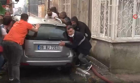 İtfaiye Sokağa Giremeyince Mahalleli Park Halindeki Aracı Kaldırıp Kenara Attı