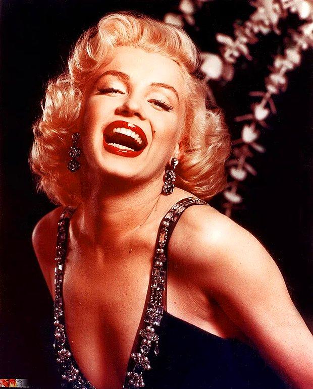 Yaşasaydı 95 Yaşında Olacaktı! Nefes Kesen Güzelliğiyle Dünyanın En İkonik Kadını Marilyn Monroe