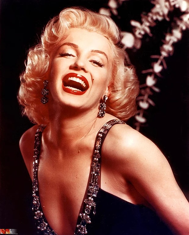 Yaşasaydı 95 Yaşında Olacaktı! Nefes Kesen Güzelliğiyle Dünyanın En İkonik Kadını Marilyn Monroe