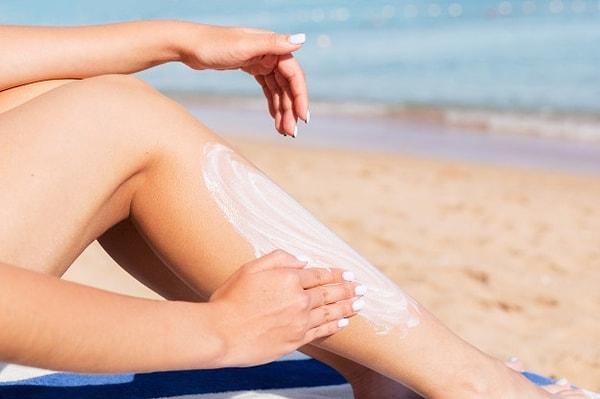 6. Bacaklarınıza da güneş kremi şart