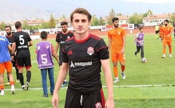 Gölcükspor altyapısından 2013 yılında Hisareynspor'a geçen Kerem Aktürkoğlu, burada çeşitli yaş gruplarında yeteneklerini sergileyerek Süper Lig ekiplerinin dikkatini çekti.