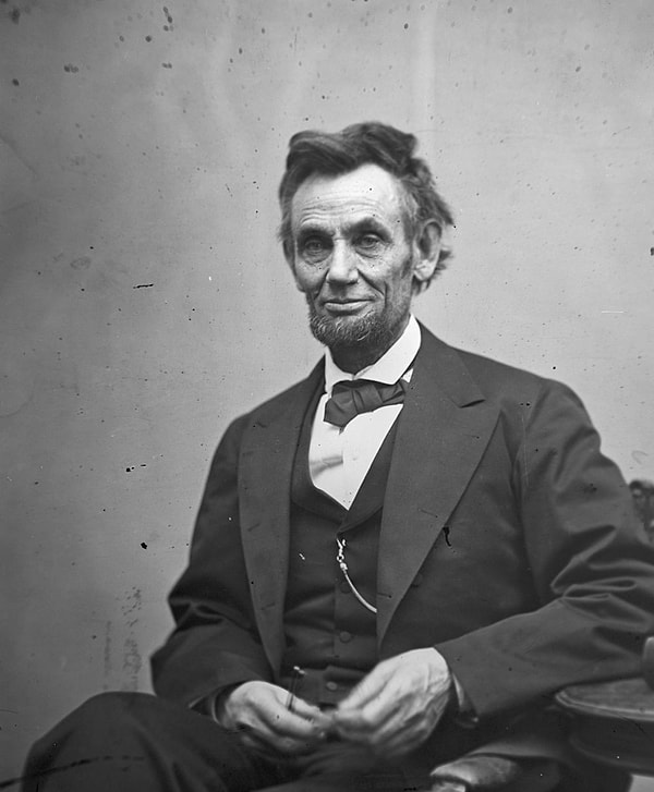 3. Abraham Lincoln'ün sesine dair bir kayıt yok fakat görünüşüne bakınca kalın ve tok bir ses tonu kafanızda canlanıyor olabilir. Ancak gerçek çok da öyle değil.