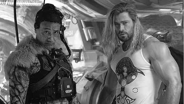 12. Yönetmen Taika Waititi ''Thor: Love and Thunder"ın bugüne dek yaptığı en çılgın film olduğunu söyledi.