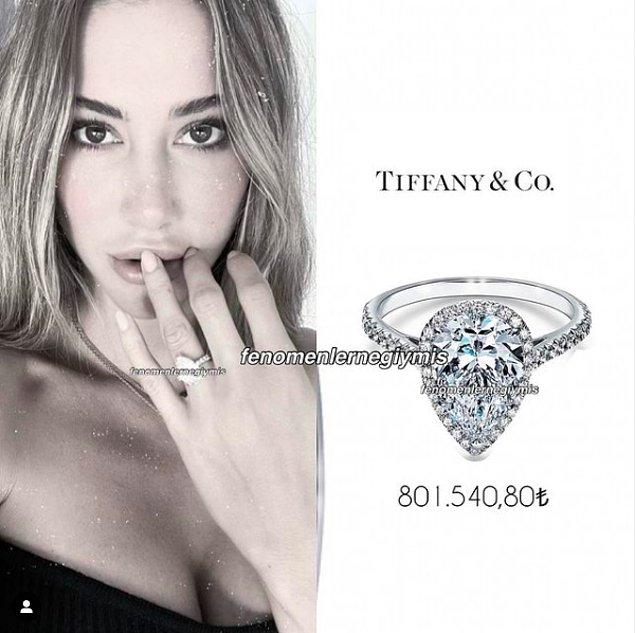 Derken yüzüğün markası ve fiyatının şu aşağıda görmüş olduğunuz şekilde olduğu iddia edildi.
