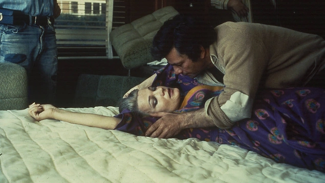 Təsir altındakı bir qadın (1974):