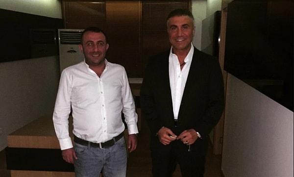 Serdar Ekşi'nin Ahmet Davutoğlu'nun danışmanlarından Taha Ün'ün yakın arkadaşlarından biri olduğu iddia ediliyor.