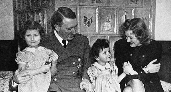 Hitler Eva'nın evlenme teklifini reddettiğinde Eva 2 kere intihar etti.