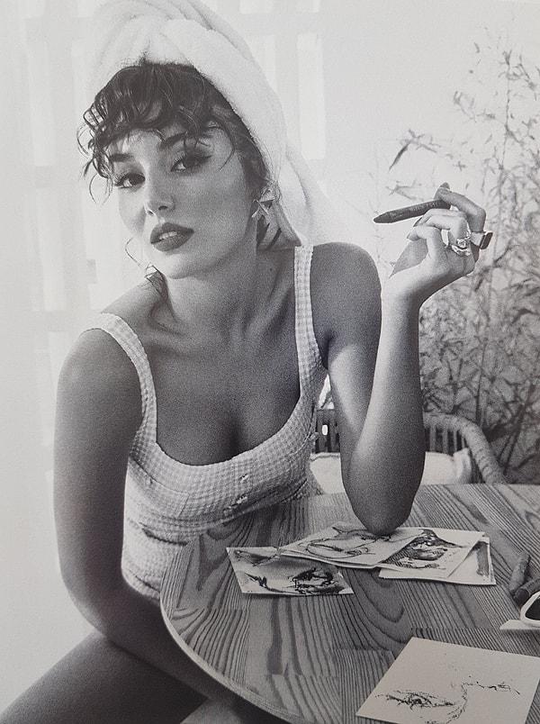 Hande Erçel'e aşk o kadar yaramış ki, Vogue dergisine verdiği pozlarla resmen ağzımızı bir karış açık bıraktırdı...