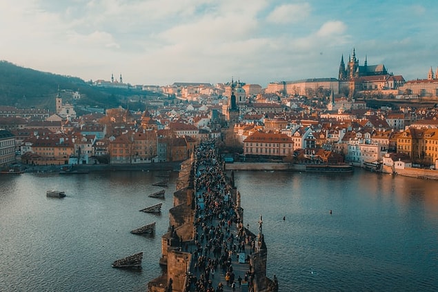 9. Prag'ın takma adı ''Yüz kulenin şehridir.''