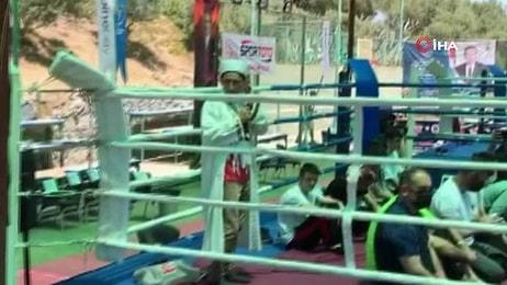 Muay Thai Milli Takım Seçmelerine Çağrılan İmam Ringde Namaz Kıldırdı