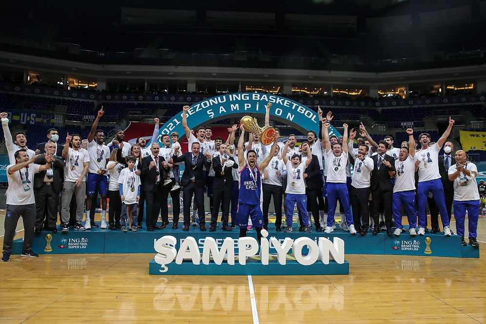 EuroLeague'den Sonra Basketbol Süper Ligi'nde de Şampiyon Anadolu Efes!