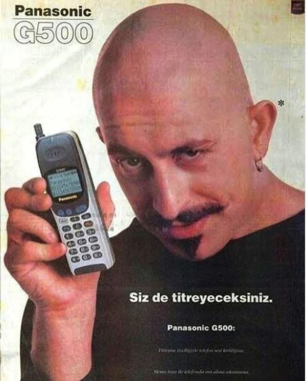 13. Cem Yılmaz'ın ikonik tipiyle yaptığı Panasonic cep telefonu reklamları da çok iyiydi zamanında. Şimdi ne telefonlar aynı ne de Cem Yılmaz...