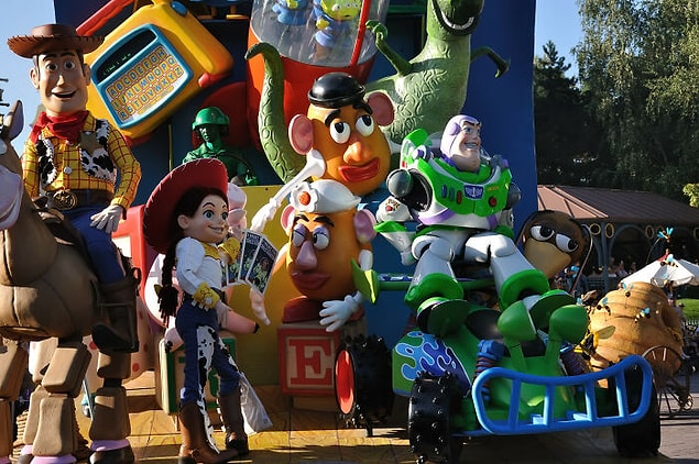 13. Disney'de maskotluk yapmak