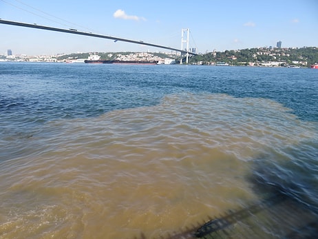 İstanbul Boğazı Kahverengi Oldu