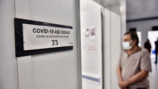 Bakan Koca Duyurdu: İşte Aşı Programına Eklenen Yeni Meslek Grupları